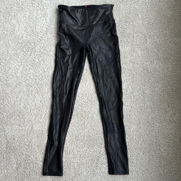 *like new* SPANXshape Faux Leather Leggings - Picture 1 of 4